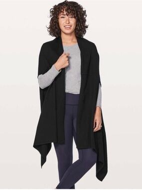 lululemon “live freely” wrap with pockets